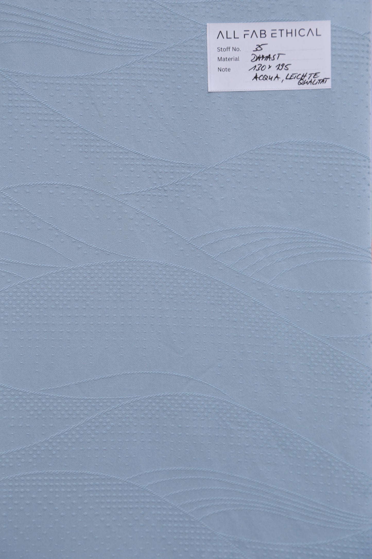 Made-to-order: Mika – Blau