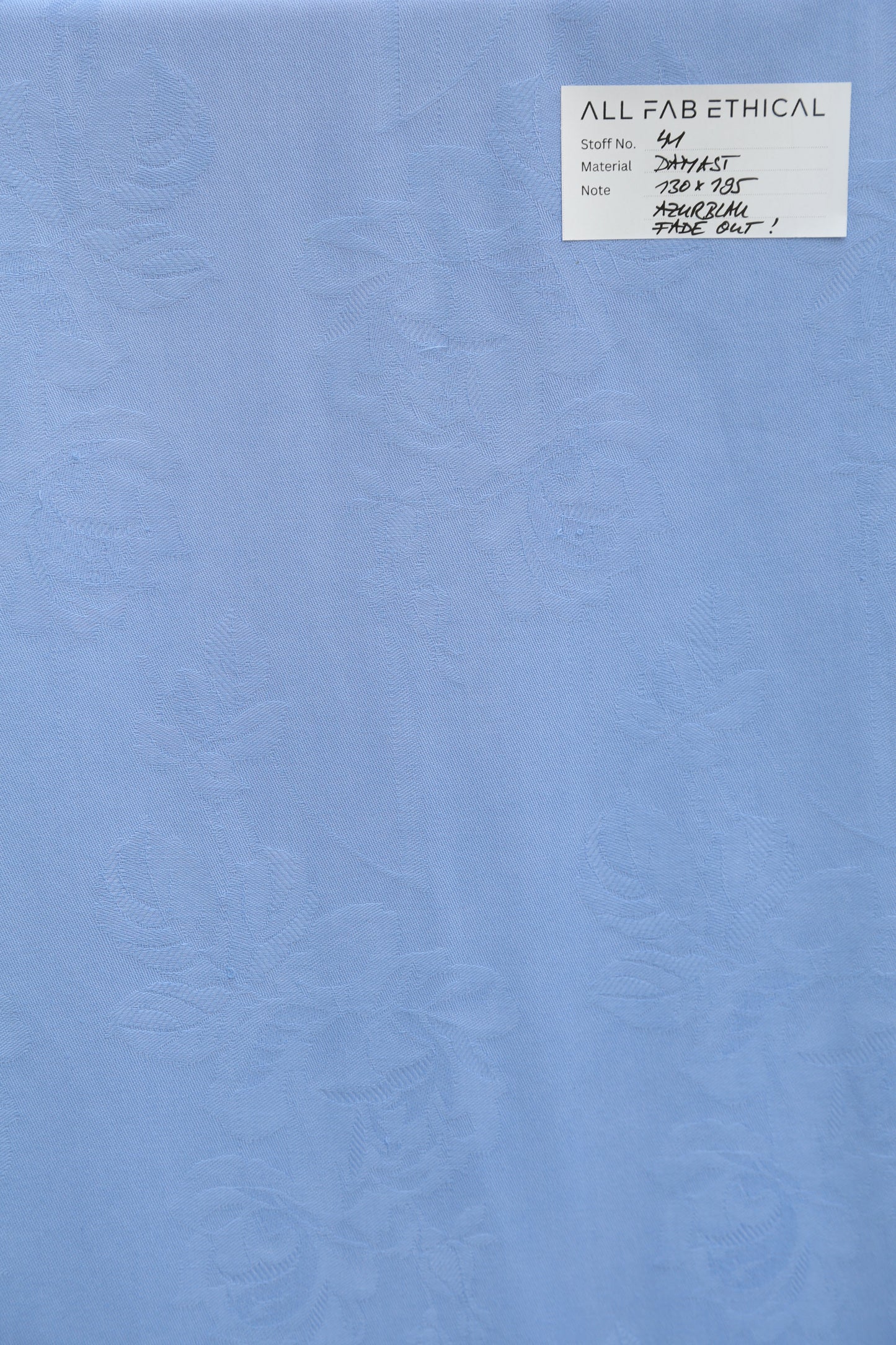 Made-to-order: Mika – Blau