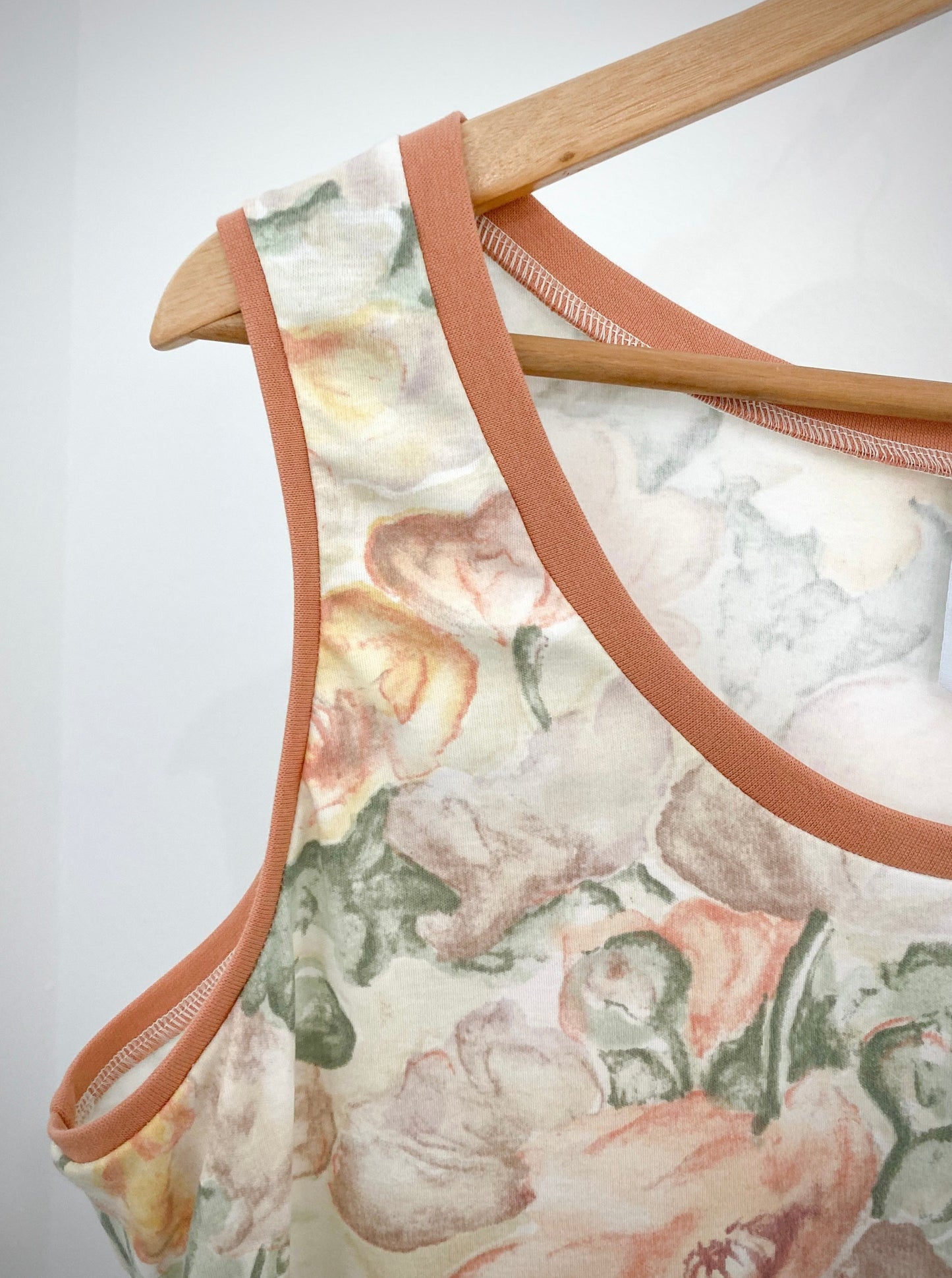 Yva – Floral